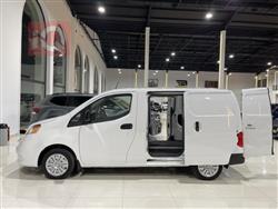 نیسان NV200